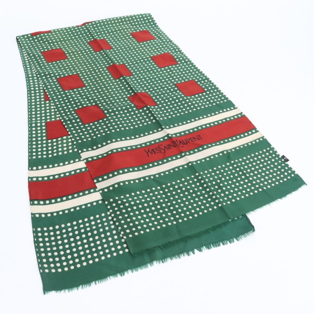 Yves Saint Laurent (YSL) Silk Green Scarf/Muffler/Stole with Fringe - Women's: --- Catalog ---Category: SizeSize (LxW): 1.44m x 39cm / 56.69'' x 15.35''Category: DesignType: ScarfColor: GreenGender: WomenMaterial: Silk Category: GeneralBrand: Yves Saint Laurent--- Item List ---S
