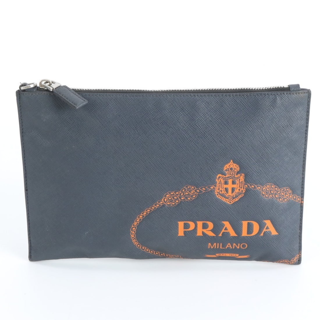 Prada Saffiano Leather Clutch Bag Pouch Navy Men's: --- Catalog ---Category: SizeSize (HxWxD): 18cm x 28cm x 1cm / 7.08'' x 11.02'' x 0.39''Category: DesignType: Clutch bag, PouchColor: NavyGender: MenMaterial: Leather Category: GeneralBrand: Prada---