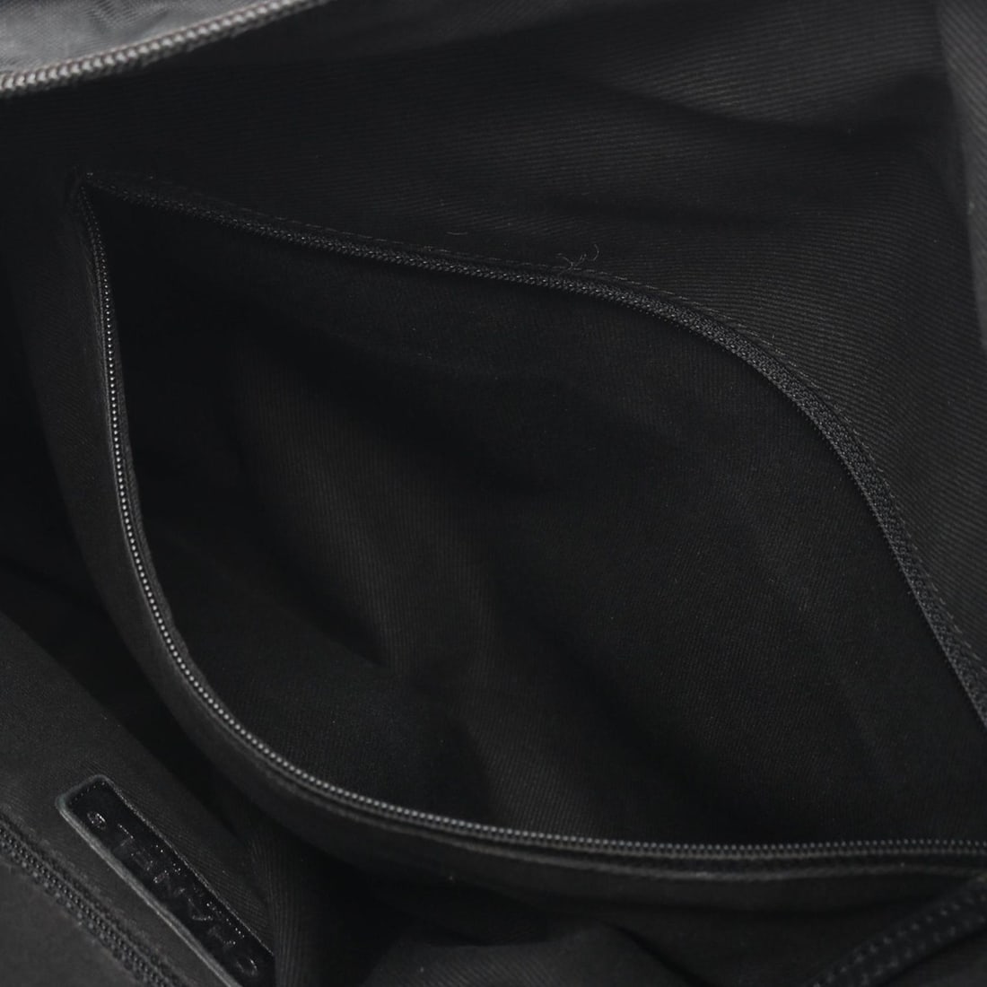 Chanel 02007 Shoulder Bag - 12