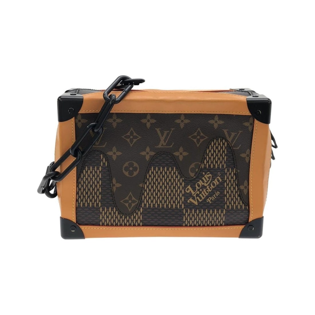Louis Vuitton Damier Giant (LV Squared) Soft Trunk N40381 Shoulder Bag: --- Catalog ---Category: SizeSize (HxWxD): 17cm x 25cm x 9.5cm / 6.69'' x 9.84'' x 3.74''Category: DesignType: Shoulder bagColor: Black, BrownGender: Women,MenMaterial: Coated canvas Category: