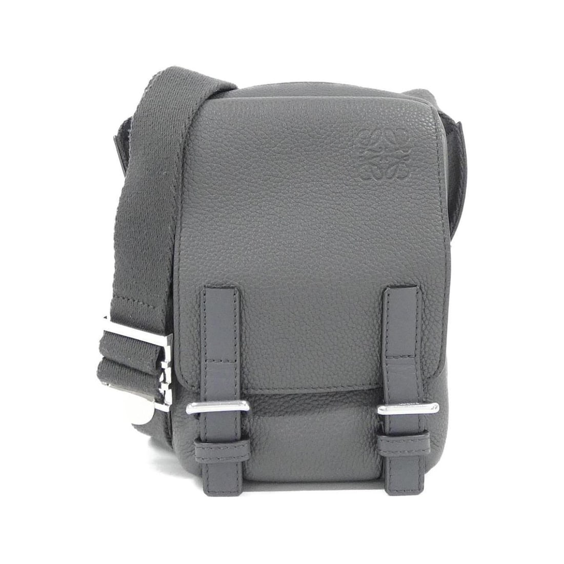 Loewe Military Crossbody XS B553P59X01 Shoulder Bag: --- Catalog ---Category: SizeWeight: 360g / 12.69oz.Size (HxWxD): 20cm x 14cm x 8cm / 7.87'' x 5.51'' x 3.14''Strap Length: 119cm / 46.85''Category: DesignType: Shoulder bagGender: Women,MenMaterial: