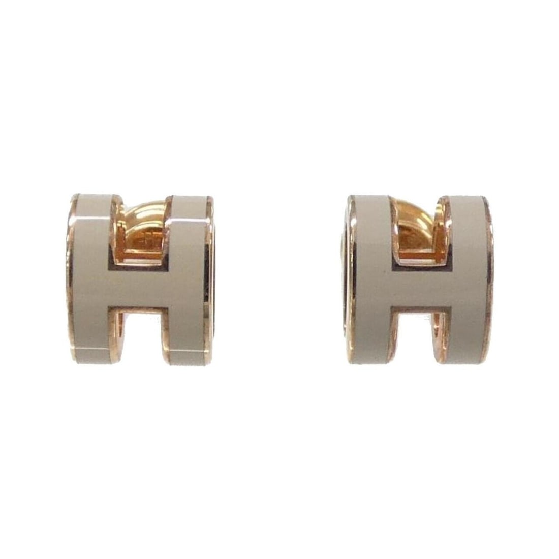 Hermes Pop H MINI 608002FO Earrings: --- Catalog ---Category: SizeSize (HxWxD): 9.00mm x 6.00mm / 0.35'' x 0.24''Category: DesignType: Stud earringsColor: Marron, Rose goldGender: WomenCategory: GeneralLine: Pop HBrand: Hermes--- Item