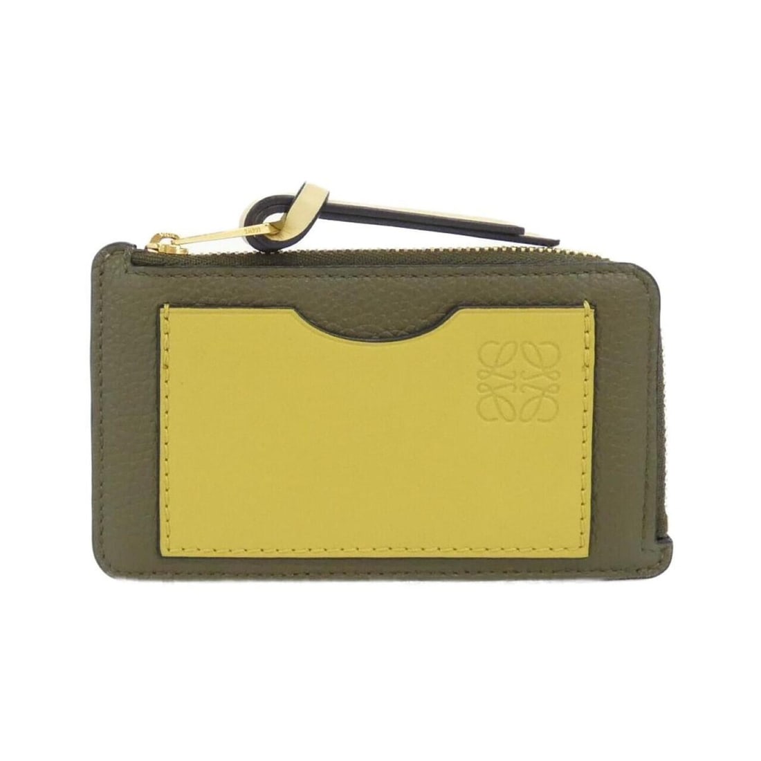 Loewe C660Z40X07 Wallet/Coin Case: --- Catalog ---Category: SizeSize (HxWxD): 7cm x 12cm x 1cm / 2.75'' x 4.72'' x 0.39''Category: DesignType: Coin purse/coin caseColor: Dark khakiGender: Women,MenMaterial: Leather Leather/Fur Type: