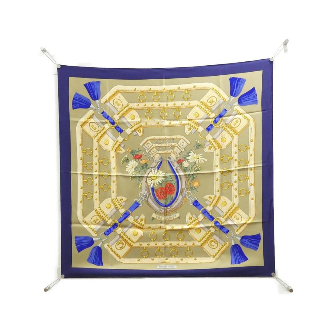 Hermes AUX CHAMPS Carre Scarf Muffler: --- Catalog ---Category: SizeSize (LxW): 90cm x 90cm / 35.43'' x 35.43''Category: DesignType: ScarfColor: Beige, Blue, BordeauxGender: Men,WomenMaterial: Silk Category: GeneralBrand: Hermes--- Item