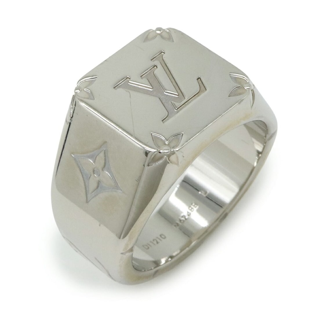 LOUIS VUITTON Monogram Signet Ring, Silver, Large, Japanese Size 21 (M62488): --- Catalog ---Category: SizeJP Size: 21US Size: 10Category: DesignType: Band ringColor: SilverGender: MenMaterial: MetalCategory: GeneralMPN: M62488Brand: Louis VuittonCountry of Origin: Italy---