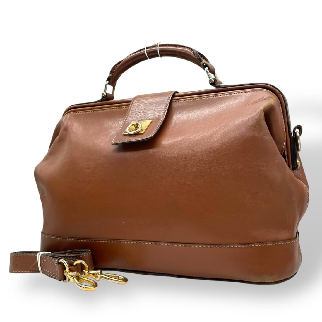 CELINE Celine Ring Turnlock Handbag Shoulder Bag Brown Gold Hardware E2: --- Catalog ---Category: SizeSize (HxWxD): 22cm x 35cm x 15cm / 8.66'' x 13.77'' x 5.9''Category: DesignType: Handbag, Shoulder bagColor: BrownGender: WomenMaterial: Leather Category: GeneralBrand: Ce