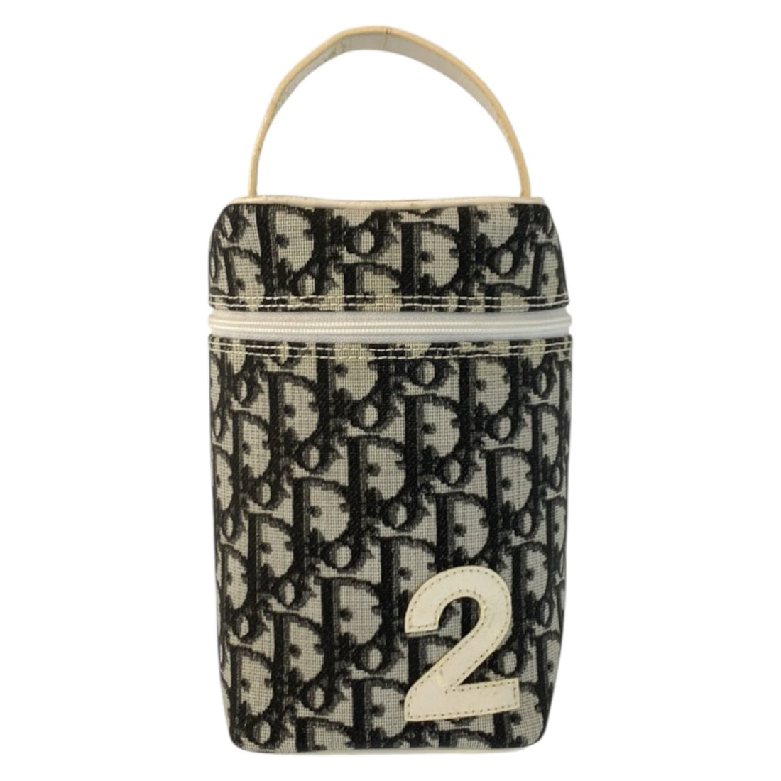 Christian Dior Trotter White Black Leather Handbag Vanity Bag CM1026 for Women: --- Catalog ---Category: SizeSize (HxWxD): 18cm x 10cm x 10cm / 7.08'' x 3.93'' x 3.93''Handle Length: 16cm / 6.29''Category: DesignType: Handbag, Vanity bagColor: Black, WhiteGender: WomenClosure: Zi