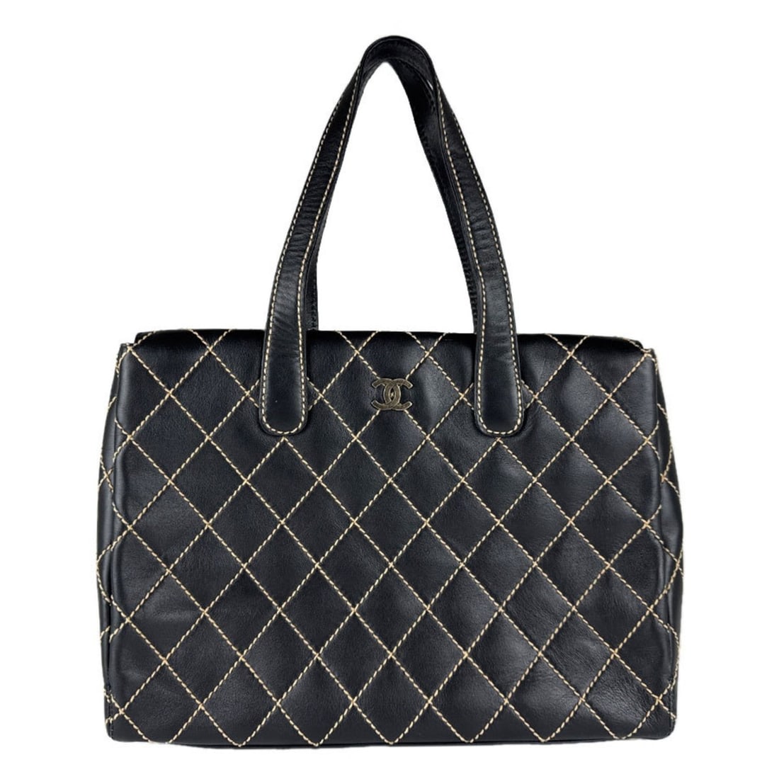 Chanel CHANEL Handbag Wild Stitch Leather Black Women's Free Shipping z8998: --- Catalog ---Category: SizeSize (HxWxD): 29cm x 38cm x 9cm / 11.41'' x 14.96'' x 3.54''Category: DesignType: HandbagColor: BlackGender: WomenMaterial: Leather Category: GeneralBrand: ChanelCountry o