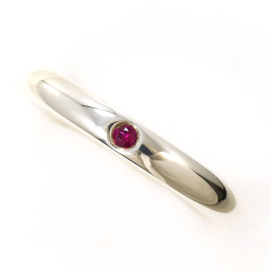 Tiffany & Co. Silver Ring Stacking Band, 1 Ruby, Total Weight 2.7g, Jewelry, Free Shipping, Like: --- Catalog ---Category: SizeJP Size: 11.5US Size: 6Category: DesignType: Band ringGender: WomenMaterial: Silver 925Category: GeneralBrand: Tiffany--- Item List ---Section: ConditionRanking: Rank SA