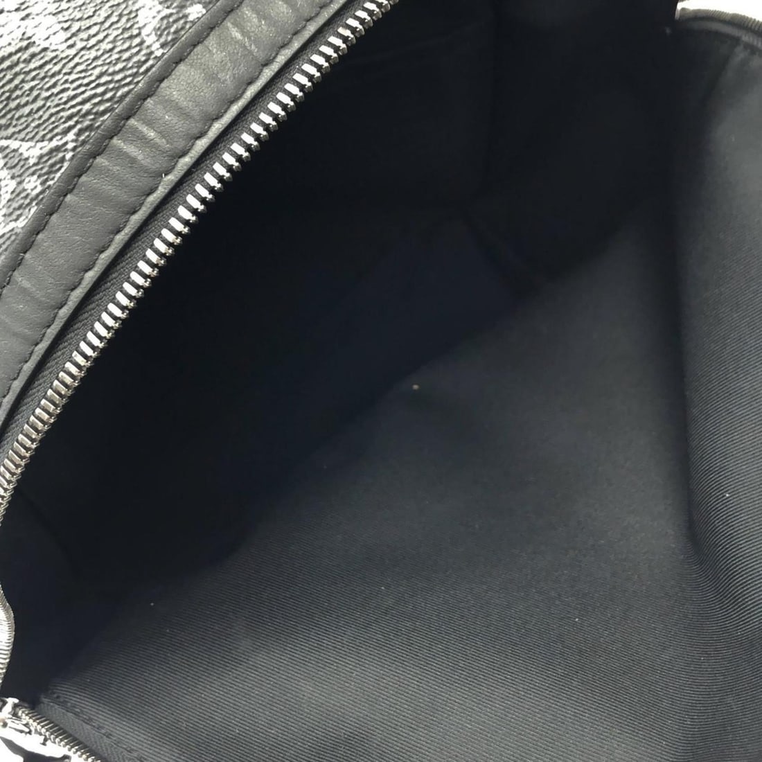 Louis Vuitton Monogram Eclipse Discovery Backpack PM M22558 (Rucksack) - 8