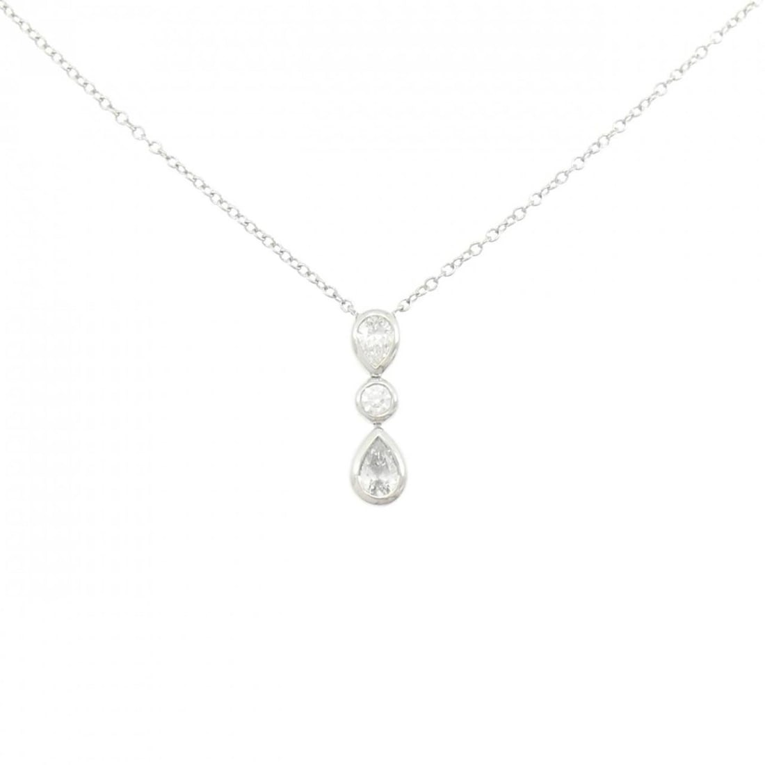 Tiffany Swing Drop Necklace: --- Catalog ---Category: SizePendant Size: 14.7mm x 4.4mm / 0.57'' x 0.17''Neck Circumference: 41 cm / 16.14''Category: DesignColor: PlatinumStone: DiamondGender: WomenMaterial: Platinum 950Pendant