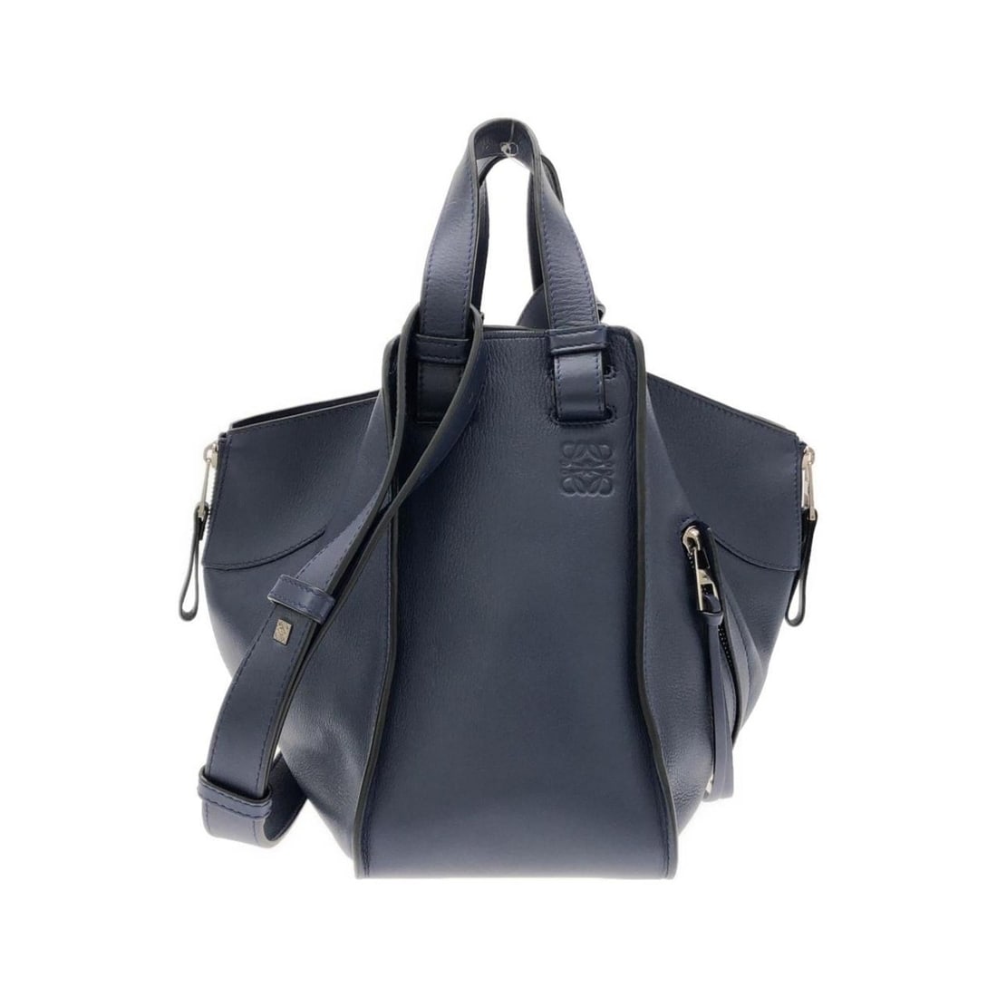 Loewe Hammock Small 387 30 N60 Shoulder Bag: --- Catalog ---Category: SizeSize (HxWxD): 23cm x 31cm x 14cm / 9.05'' x 12.2'' x 5.51''Category: DesignType: Shoulder bagGender: Men,WomenMaterial: Leather Hardware Color: SilverLeather/Fur Type: