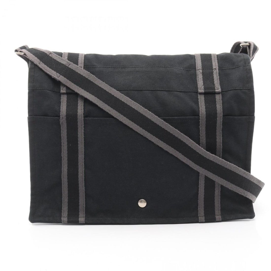 Hermes New Fourre-Tout Bassas MM Shoulder Bag/Handbag, Canvas, Women's, Black/Gray: --- Catalog ---Category: SizeSize (HxWxD): 30cm x 40cm x 9cm / 11.81'' x 15.74'' x 3.54''Category: DesignType: Handbag, Shoulder bagColor: Black, GrayGender: WomenMaterial: Canvas Category: GeneralBra