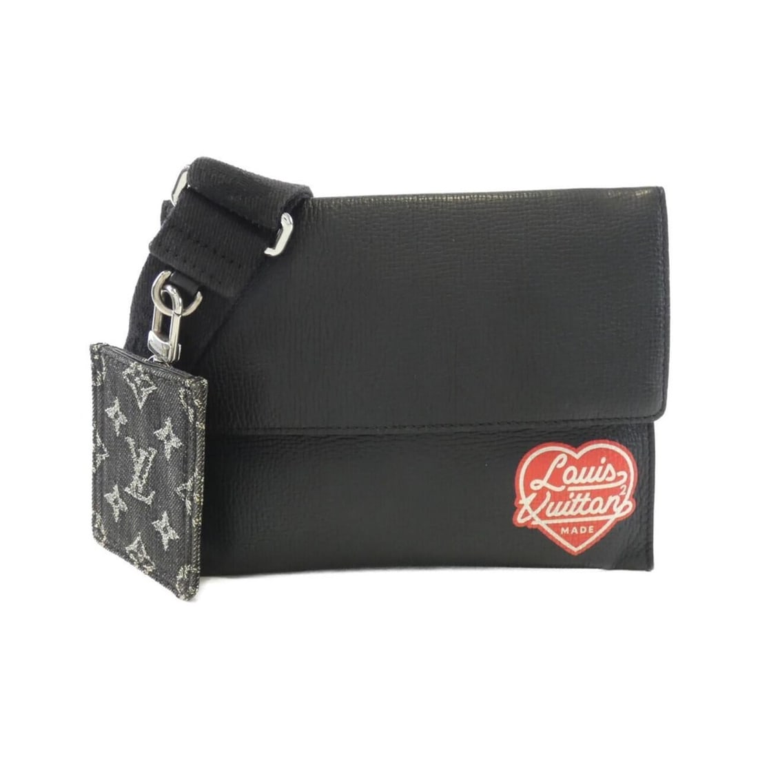 Louis Vuitton Monogram Drip Trio Handbag Pouch M81013 Shoulder Bag: --- Catalog ---Category: SizeSize (HxWxD): 17cm x 21cm x 1cm / 6.69'' x 8.26'' x 0.39''Category: DesignType: Handbag, Pouch, Shoulder bagColor: BlackGender: WomenMaterial: Denim , Leather Hardware