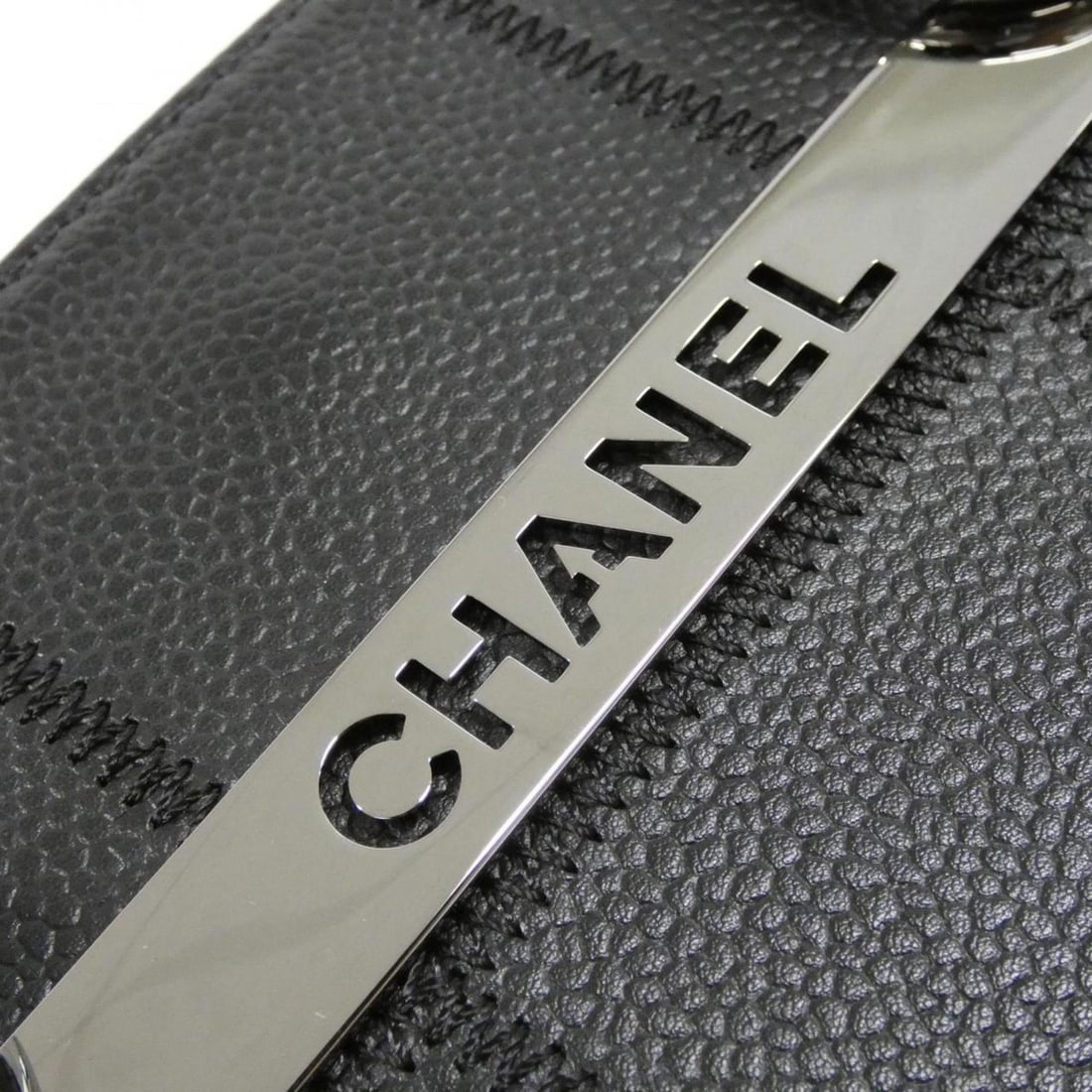 Chanel 26136 handbag - 5