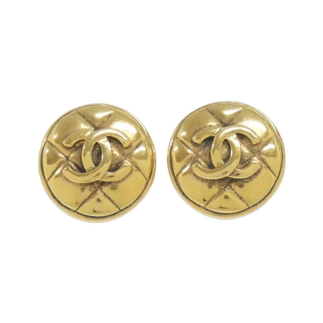 Chanel earrings: --- Catalog ---Category: SizeSize (HxWxD): 24.00mm x 24.00mm / 0.94'' x 0.94''Category: DesignType: Clip earringsColor: GoldGender: WomenCategory: GeneralBrand: Chanel--- Item List ---Section: Conditi