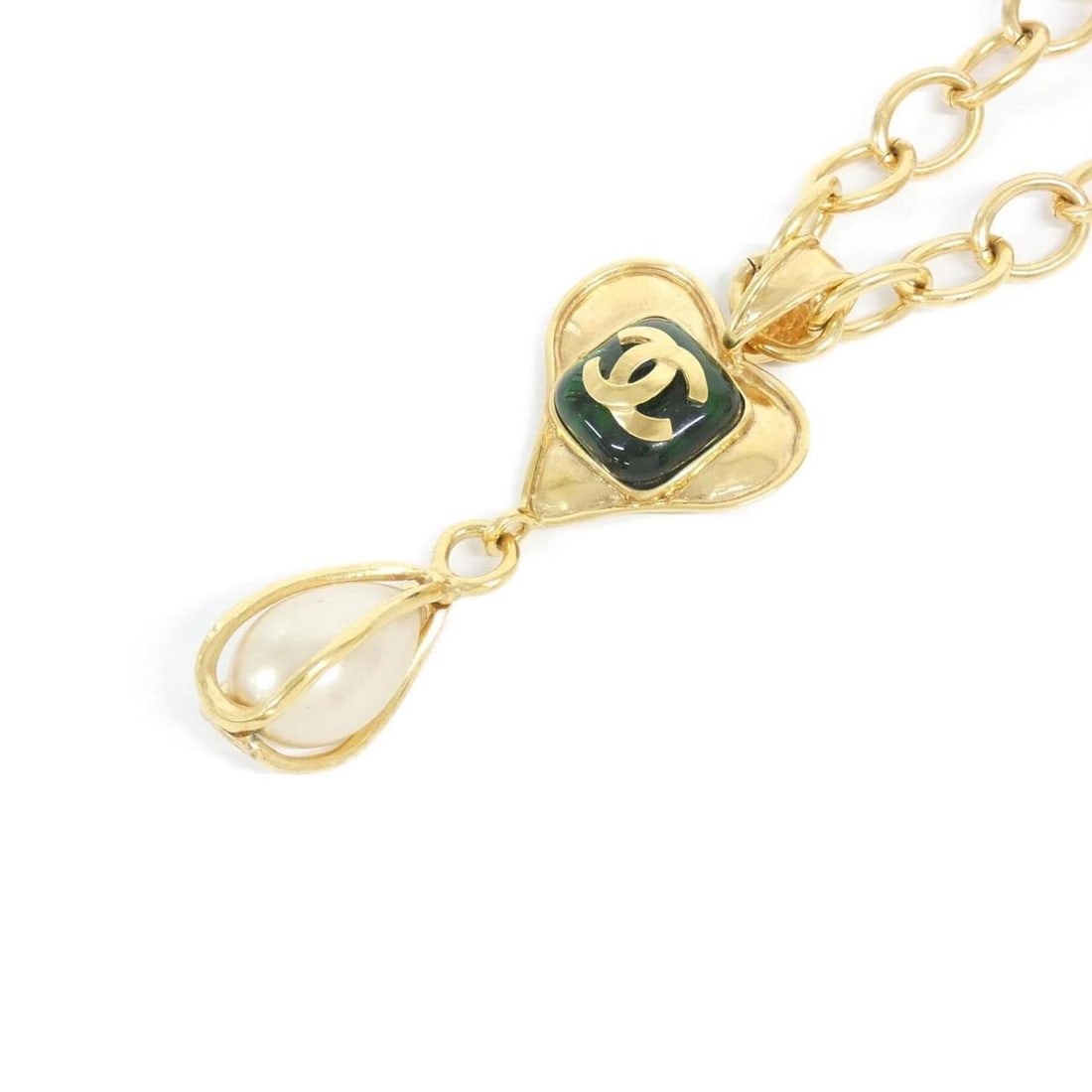 Chanel necklace: --- Catalog ---Category: SizePendant Size: 93mm x 38mm / 3.66'' x 1.49''Neck Circumference: 76 cm / 29.92''Category: DesignColor: Gold, Green, WhiteGender: WomenNecklace Type: NecklaceCategory: