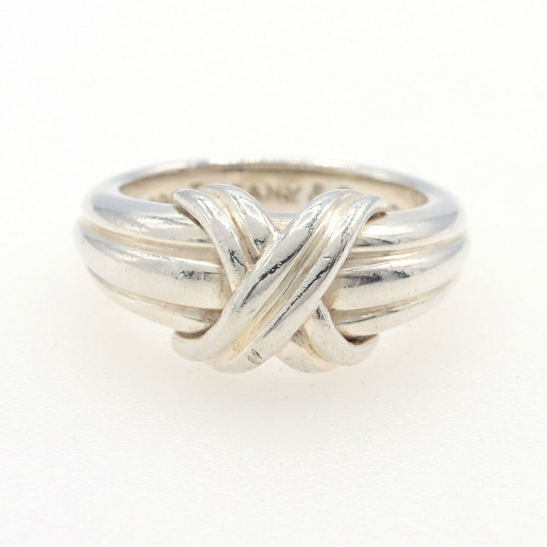 Tiffany & Co. Signature Cross Ring, Sterling Silver 925, US6 JP1, Vintage, Ladies' Ring.: --- Catalog ---Category: SizeJP Size: 11US Size: 6Category: DesignType: Band ringColor: SilverGender: WomenMaterial: Sterling silver 925Category: GeneralBrand: Tiffany--- Item List ---Section: Conditi