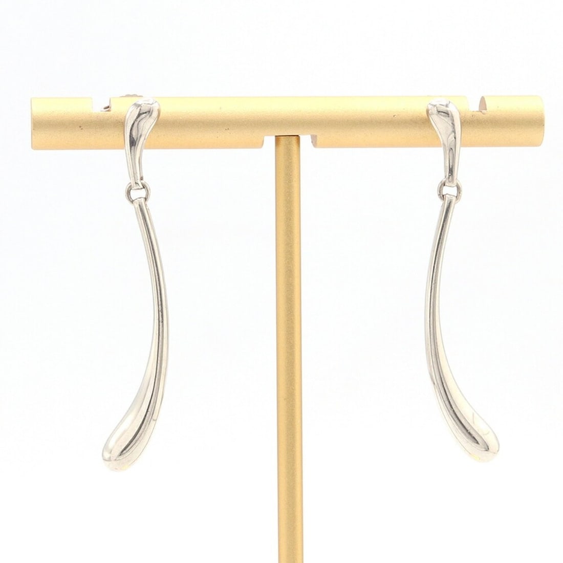 Tiffany & Co. Elsa Peretti Teardrop Long Earrings, Sterling Silver 925, Ear Drop Different Catch: --- Catalog ---Category: DesignType: Drop earringsColor: SilverGender: WomenMaterial: Sterling silver 925Category: GeneralBrand: Tiffany--- Item List ---Section: ConditionRanking: Rank AB Used - Trace