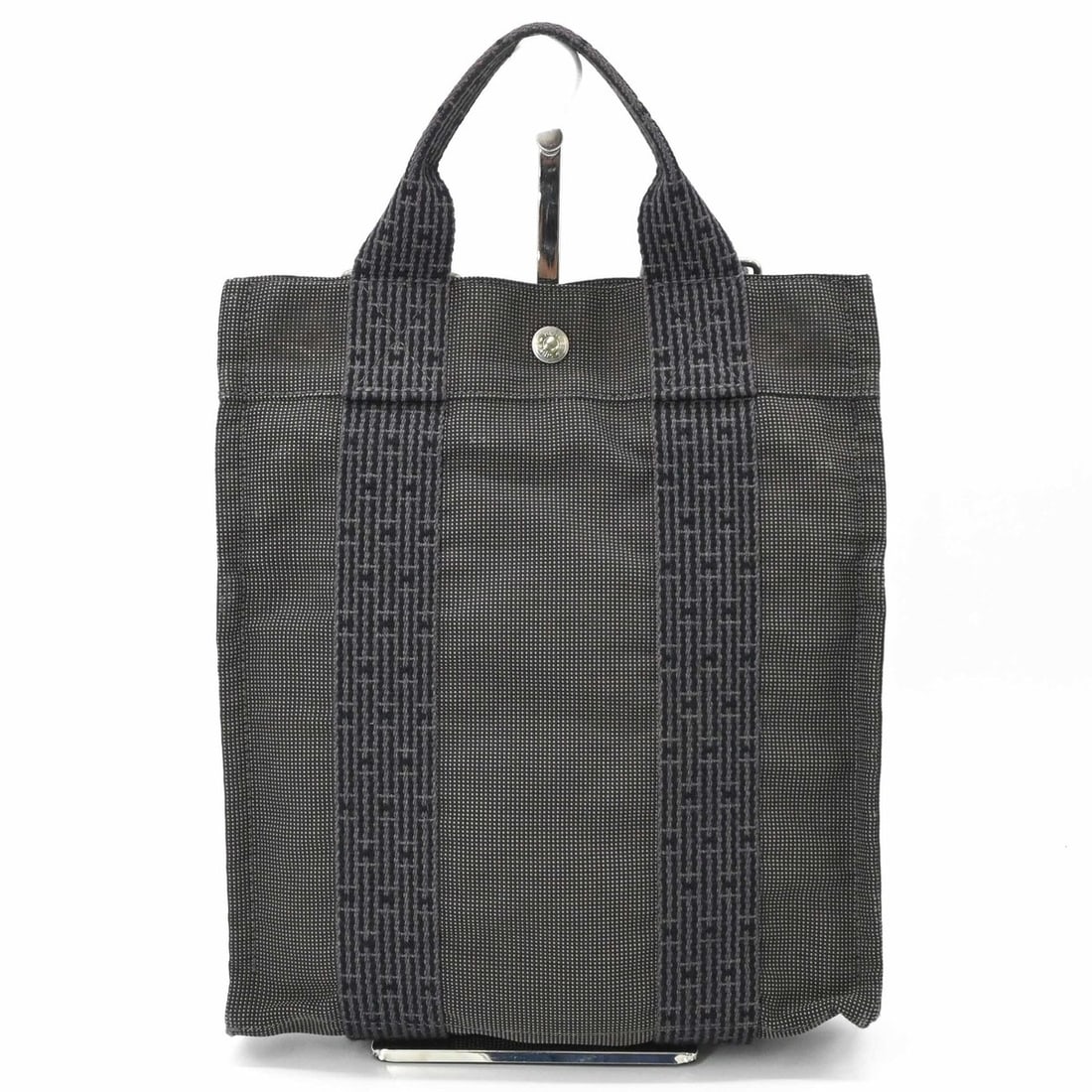 HERMES Hermes Herline Ad PM Canvas Tote Bag Nylon Backpack Gray Black: --- Catalog ---Category: SizeSize (HxWxD): 30cm x 24.5cm x 6.5cm / 11.81'' x 9.64'' x 2.55''Category: DesignType: BackpackColor: Black, GrayGender: Women,Men,UnisexMaterial: Nylon canvas Category: