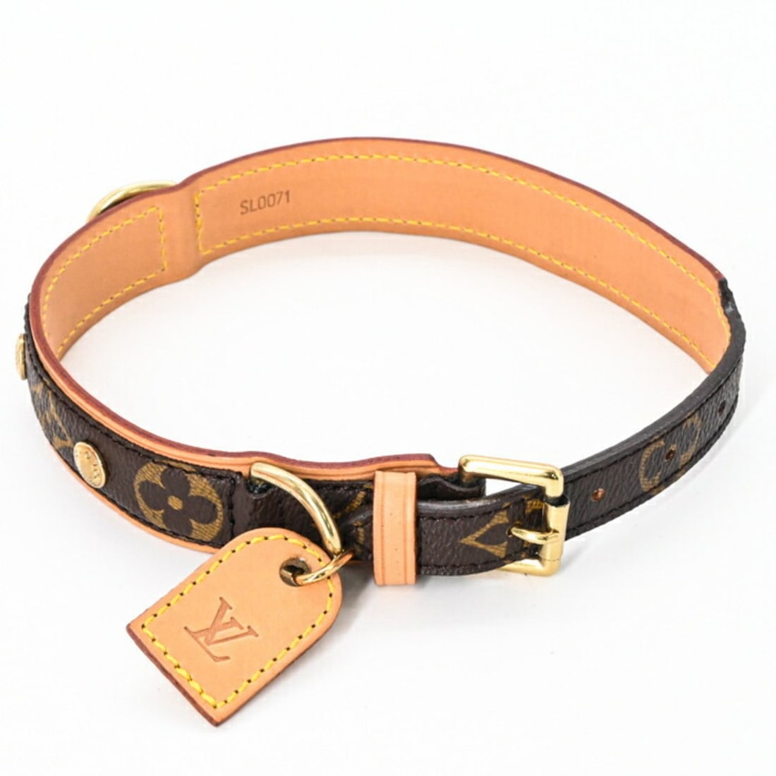 LOUIS VUITTON Monogram Collier Baxter PM Dog Collar for Small Dogs, Brown, M58072: --- Catalog ---Category: SizeCollar Width: 1.5cm / 0.59''Collar Length (Min. - Max.): 24cm - 29cm / 9.44'' - 11.41''Category: DesignType: CollarColor: Brown, MonogramPet Type: DogCategory: