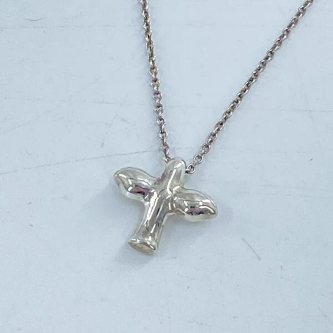 Tiffany & Co. Bird Cross Necklace, Silver, 925: --- Catalog ---Category: SizePendant Size: 1mm x 1mm / 0.03'' x 0.03''Neck Circumference: 40 cm / 15.74''Category: DesignColor: SilverGender: WomenMaterial: Silver 925Necklace Type: NecklaceCategory: