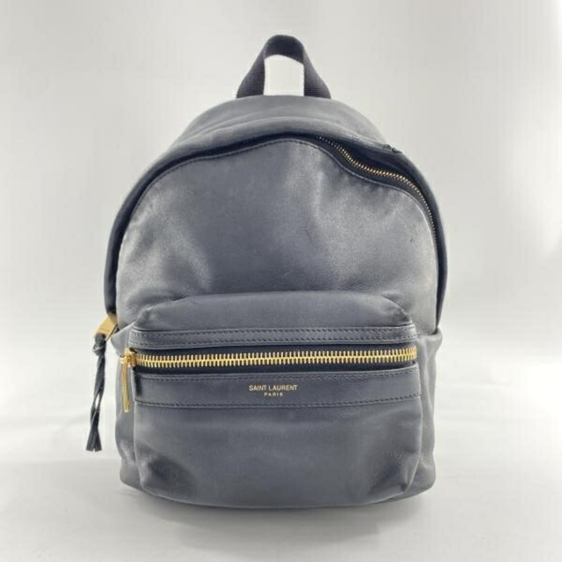 Yves Saint Laurent PARIS Toy City Mini Backpack PLB495833.1121 Black: --- Catalog ---Category: SizeSize (HxWxD): 28cm x 19cm x 11cm / 11.02'' x 7.48'' x 4.33''Category: DesignType: BackpackColor: Black, BlueGender: WomenMaterial: Leather Category: GeneralMPN: