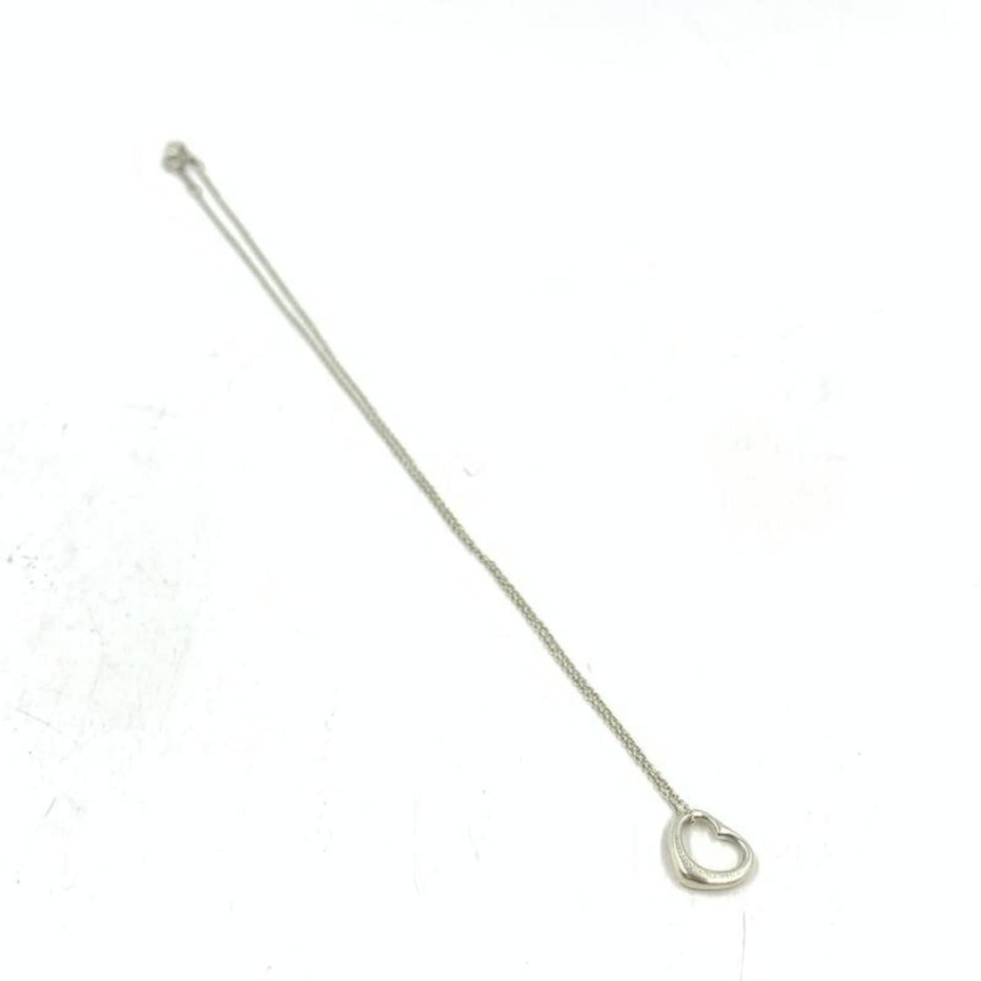 Tiffany & Co. Elsa Peretti Heart Pendant Necklace SV925 60020476: --- Catalog ---Category: SizeNeck Circumference: 44 cm / 17.32''Category: DesignColor: SilverGender: WomenMaterial: Silver 925Necklace Type: Pendant necklaceCategory: GeneralBrand: TiffanyCountry of