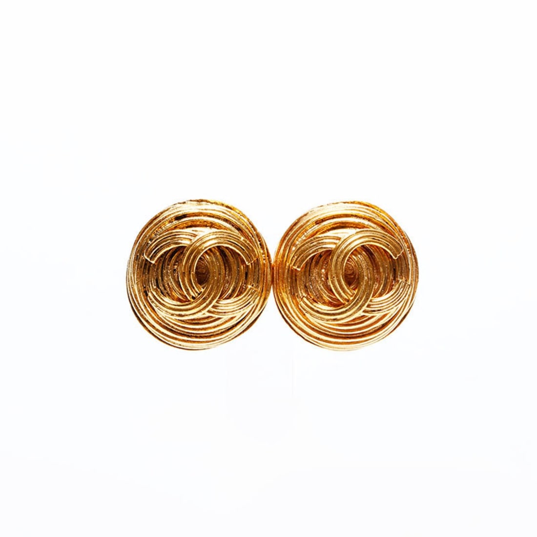 CHANEL 94A 1994 Coco Mark Round Earrings Gold WS22578: --- Catalog ---Category: SizeSize (HxWxD): 25.00mm x 25.00mm / 0.98'' x 0.98''Category: DesignType: Clip earringsColor: GoldGender: WomenCategory: GeneralBrand: ChanelCountry of Origin: France---
