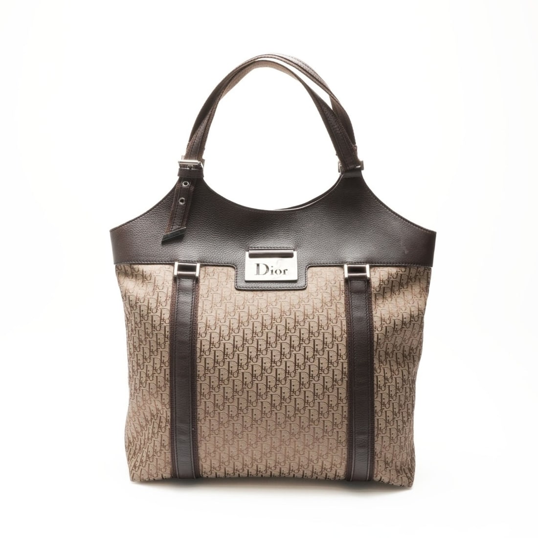 Christian Dior Trotter Shoulder Bag, Brown: --- Catalog ---Category: SizeSize (HxWxD): 39cm x 30cm x 13cm / 15.35'' x 11.81'' x 5.11''Category: DesignType: Shoulder bagColor: BrownGender: WomenCategory: GeneralBrand: Christian DiorCountry of Or