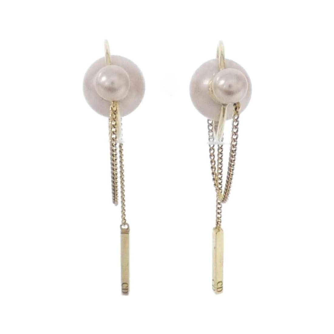 Christian Dior Tribal E0956TRIRS Earrings: --- Catalog ---Category: SizeSize (HxWxD): 63.00mm x 11.00mm / 2.48'' x 0.43''Category: DesignType: Stud earringsColor: PinkGender: WomenCategory: GeneralBrand: Christian Dior--- Item List ---Section: