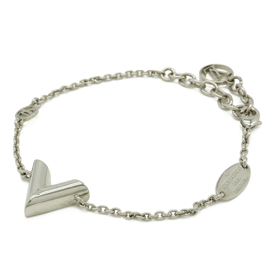 LOUIS VUITTON Essential V LV Circle Metal Bracelet, Silver, M63198: --- Catalog ---Category: SizeLength: 19cm / 7.48''Category: DesignType: Charm braceletColor: SilverGender: Unisex,Men,WomenMaterial: MetalCategory: GeneralBrand: Louis Vuitton--- Item List ---Section: