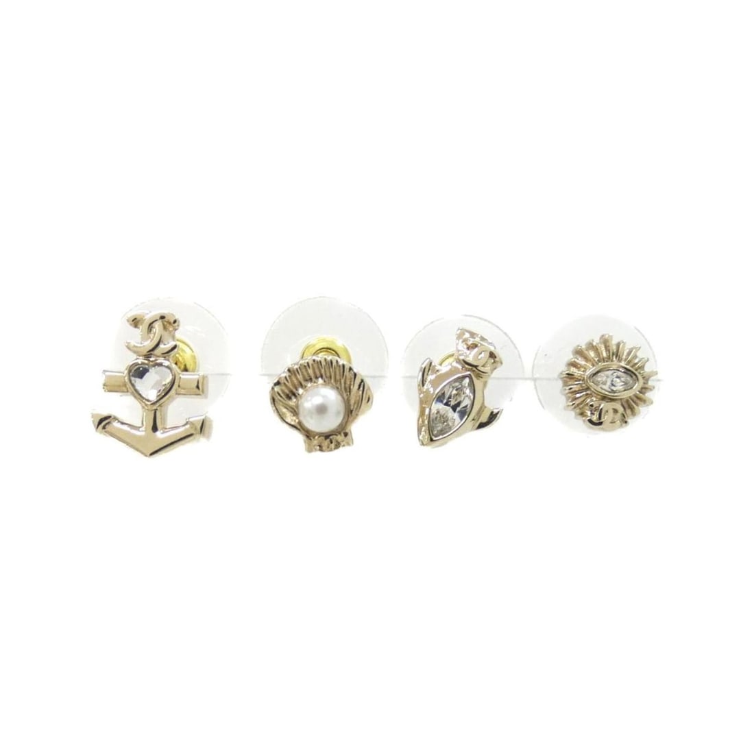 Chanel ABF103 Earrings: --- Catalog ---Category: SizeSize (HxWxD): 15.00mm x 11.00mm / 0.59'' x 0.43''Category: DesignType: Stud earringsColor: Gold, WhiteGender: WomenCategory: GeneralMPN: ABF103Brand: Chanel--- Item List