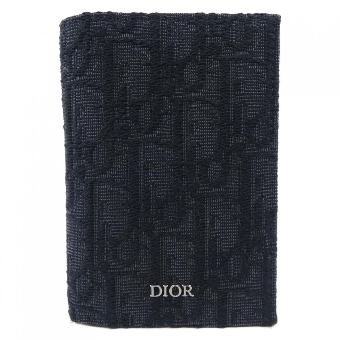 Christian Dior Dior DIOR 2ESCH138YSE PASS CASE: --- Catalog ---Category: DesignType: Passport coverColor: Black, NavyGender: MenCategory: GeneralBrand: Christian DiorCategory: Physical PropertiesSize (HxWxD): 11.5cm x 8cm / 4.52'' x 3.14''--- Item