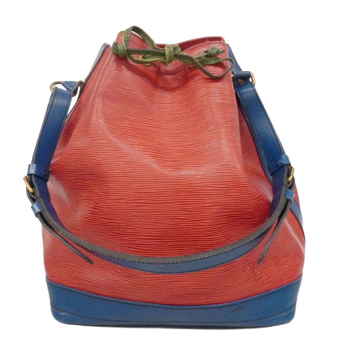 Louis Vuitton Epi Noe Shoulder Bag M44084 Castilian Red, Toledo Blue, Borneo Green (Women's): --- Catalog ---Category: SizeSize (HxWxD): 33cm x 26cm x 19cm / 12.99'' x 10.23'' x 7.48''Category: DesignType: Shoulder bagColor: Borneo green, Castilian red, Toledo blueGender: WomenCategory: Genera