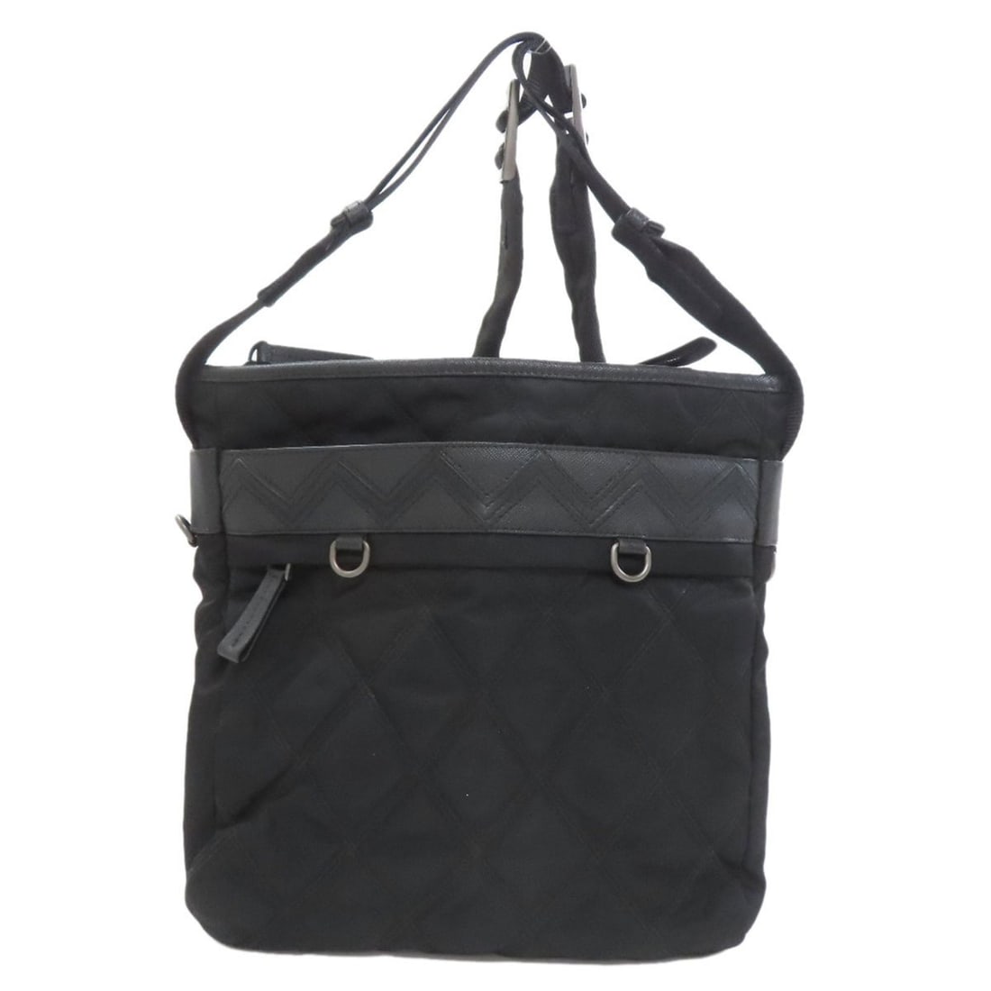 Prada quilted shoulder bag in nylon for women: --- Catalog ---Category: SizeSize (HxWxD): 28cm x 25cm x 5cm / 11.02'' x 9.84'' x 1.96''Category: DesignType: Shoulder bagColor: BlackGender: WomenMaterial: Nylon Category: GeneralBrand: Prada--- Item