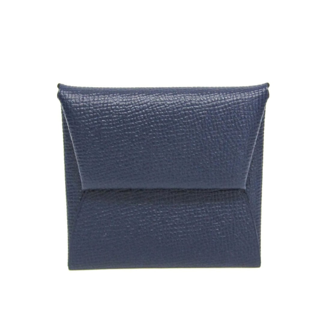 Hermes Bastia Men,Women Chevre Leather Coin Purse/coin Case Navy: --- Catalog ---Category: SizeSize (HxWxD): 8cm x 8.5cm / 3.14'' x 3.34''Category: DesignType: Coin purse/coin caseColor: NavyGender: Men,WomenClosure: Snap fastenerMaterial: Chevre leather Inner Pocke