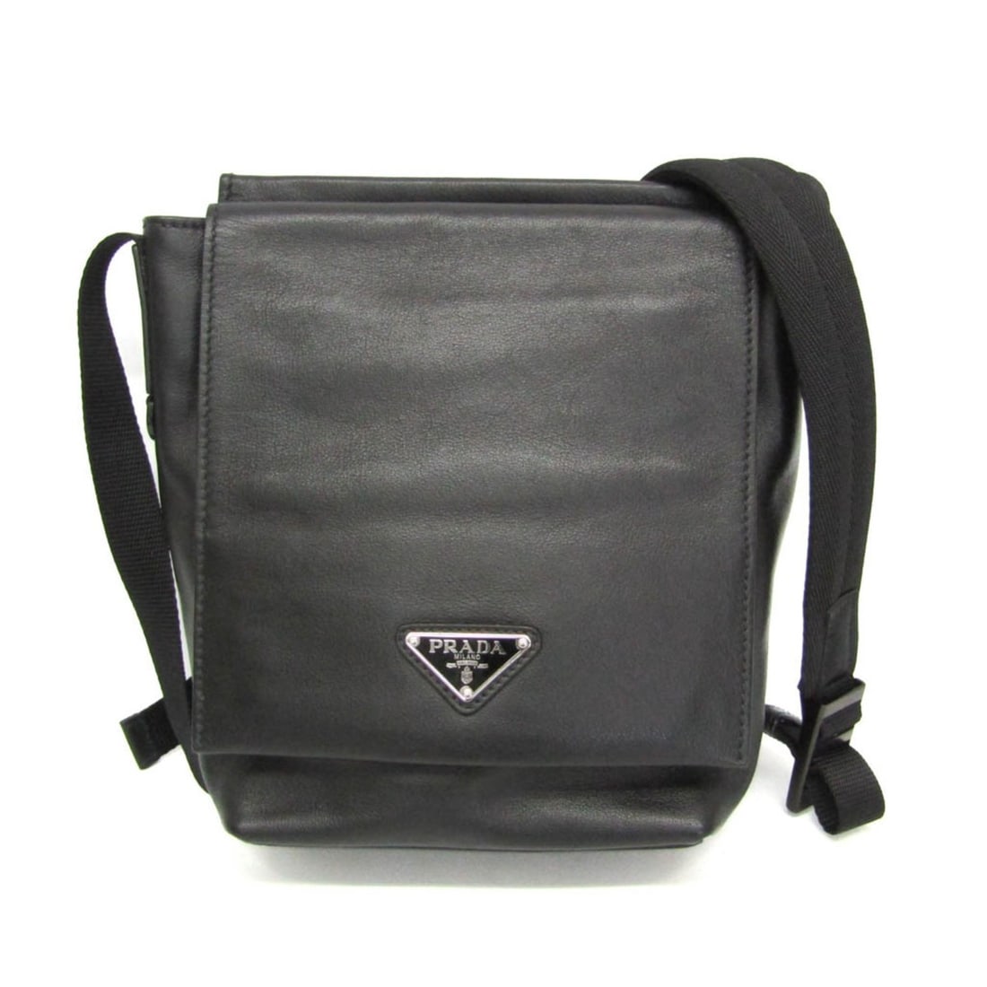 Prada Men,Women Leather Shoulder Bag Black: --- Catalog ---Category: SizeSize (HxWxD): 21cm x 15.5cm x 8.5cm / 8.26'' x 6.1'' x 3.34''Strap Length: 45cm - 167cm / 17.71'' - 65.74''Category: DesignType: Shoulder bagColor: BlackGender: Men,WomenC