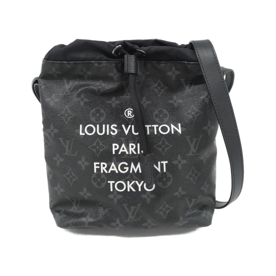 Louis Vuitton Monogram Eclipse Flash Nano Bag M43418 Shoulder: --- Catalog ---Category: SizeWeight: 220g / 7.76oz.Size (HxWxD): 23cm x 20cm x 8cm / 9.05'' x 7.87'' x 3.14''Strap Length: 106cm - 118cm / 41.73'' - 46.45''Category: DesignType: Shoulder bagColor: