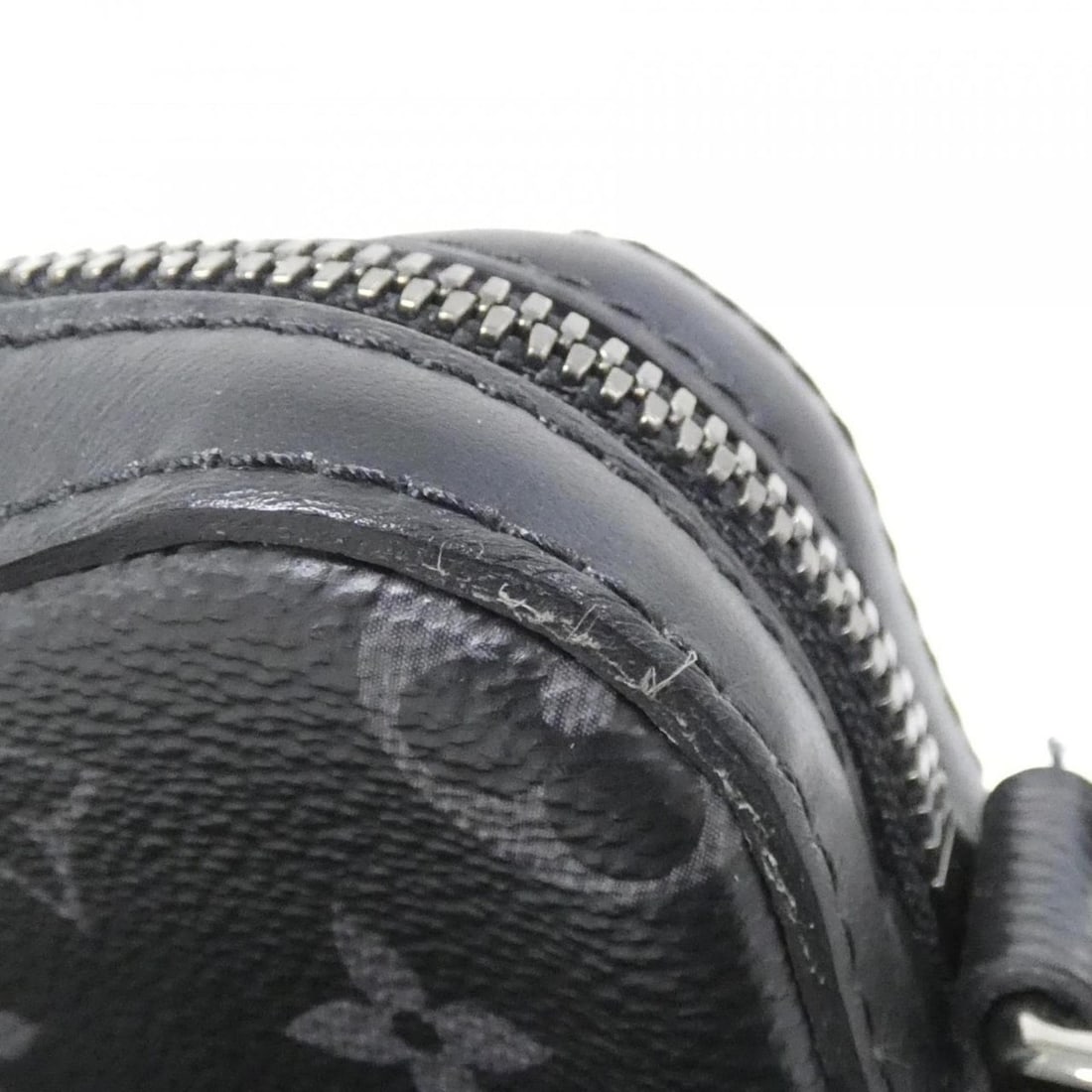 Louis Vuitton Monogram Eclipse Reverse Trio Messenger M69443 Shoulder Bag - 4