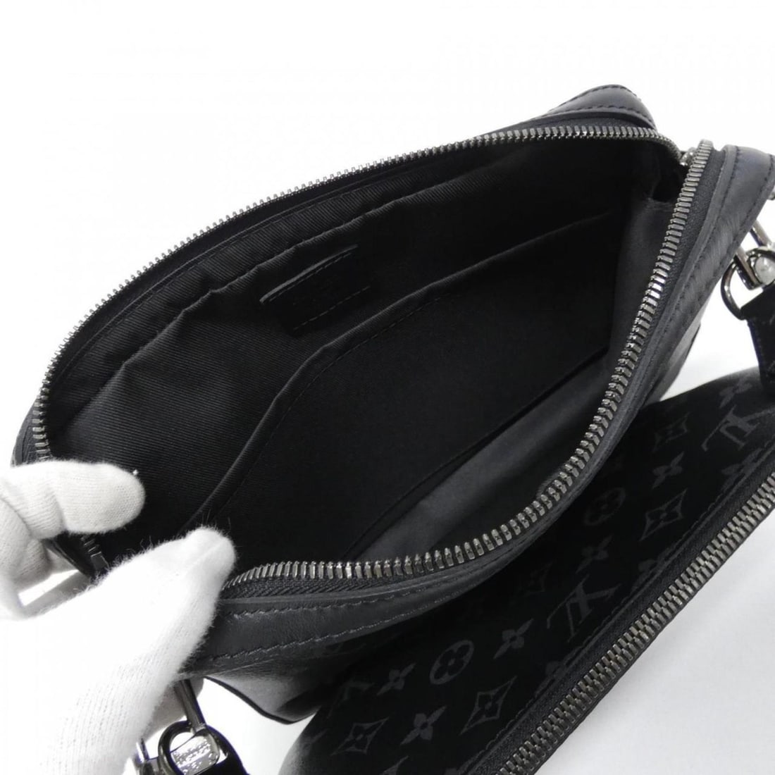 Louis Vuitton Monogram Eclipse Reverse Trio Messenger M69443 Shoulder Bag - 7