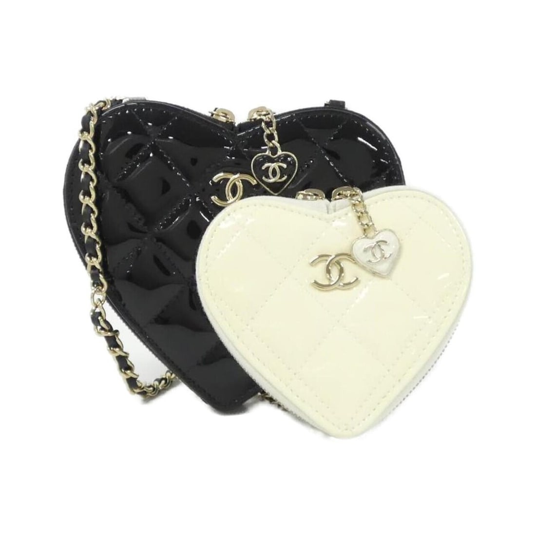 Chanel AP3295 Shoulder Bag: --- Catalog ---Category: SizeSize (HxWxD): 14cm x 15cm x 2cm / 5.51'' x 5.9'' x 0.78''Category: DesignType: Pouch, Shoulder bagColor: Black, WhiteGender: WomenHardware Color: GoldCategory: