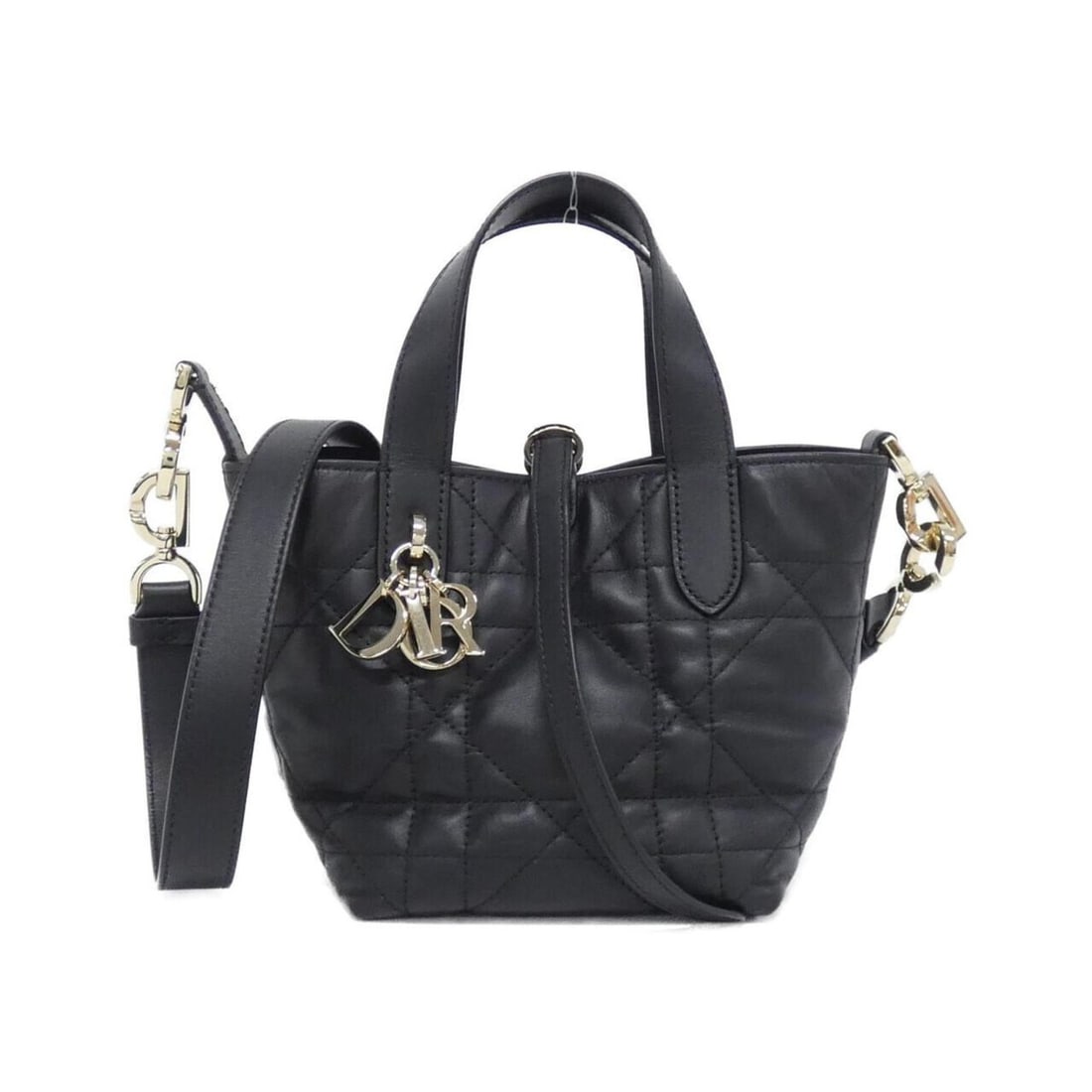 Christian Dior Toujours Vertical Tote NANO S6100OSNW Handbag: --- Catalog ---Category: SizeSize (HxWxD): 14cm x 21cm x 12cm / 5.51'' x 8.26'' x 4.72''Category: DesignType: HandbagColor: BlackGender: WomenMaterial: Leather Hardware Color: GoldLeather/Fur Type: