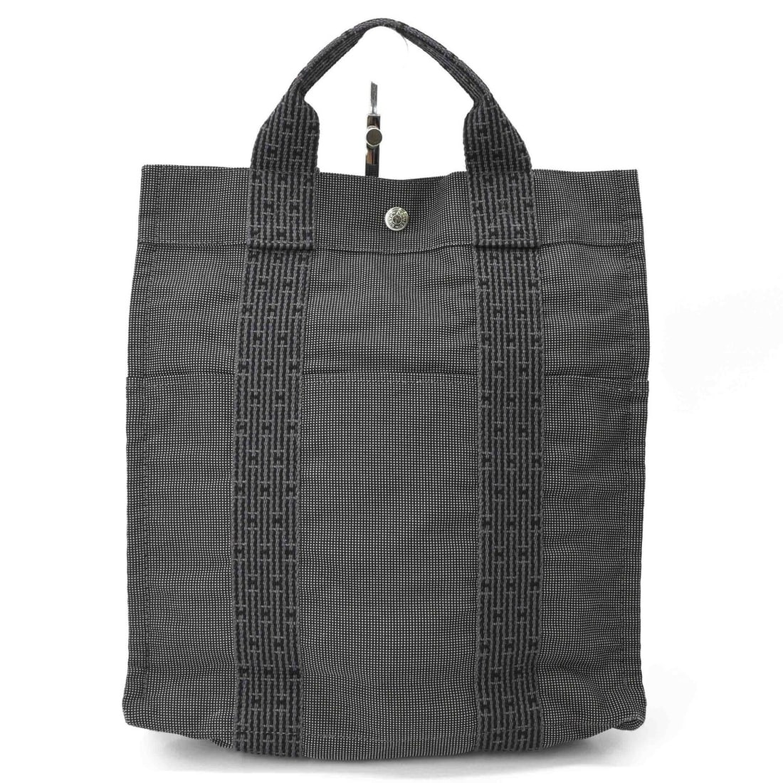 HERMES Hermes Herline Ad MM Canvas Tote Bag Backpack Nylon Gray Black: --- Catalog ---Category: SizeSize (HxWxD): 34.5cm x 31cm x 11.5cm / 13.58'' x 12.2'' x 4.52''Category: DesignType: Backpack, Tote bagColor: Black, GrayGender: WomenMaterial: Nylon canvas Category: Gen