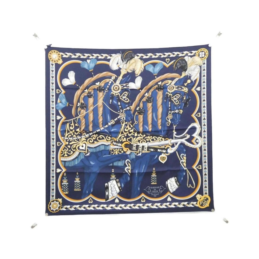 Hermes HARNAIS DE COEUR Carre 004090S Scarf Muffler: --- Catalog ---Category: SizeSize (LxW): 90cm x 90cm / 35.43'' x 35.43''Category: DesignType: ScarfColor: Blue, Gold, WhiteGender: Women,MenMaterial: Silk Category: GeneralMPN: 004090SBrand: Hermes---