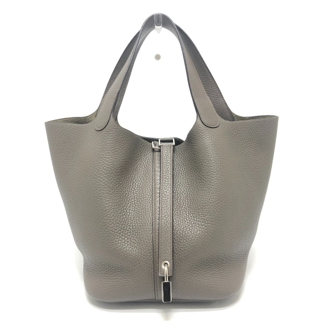 HERMES Picotin Lock MM Silver Hardware Bag Handbag Taurillon Clemence Leather Women's Etoupe Grey: --- Catalog ---Category: SizeSize (HxWxD): 22cm x 22cm x 17.5cm / 8.66'' x 8.66'' x 6.88''Category: DesignType: HandbagColor: GrayGender: WomenMaterial: Taurillon clemence leather Category: