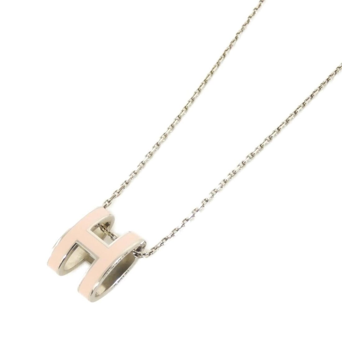 Hermes Pop H 147991FP Necklace: --- Catalog ---Category: SizePendant Size: 16mm x 12mm / 0.62'' x 0.47''Neck Circumference: 40 cm / 15.74''Category: DesignColor: Rose dragee, SilverGender: WomenNecklace Type: NecklaceCategory: