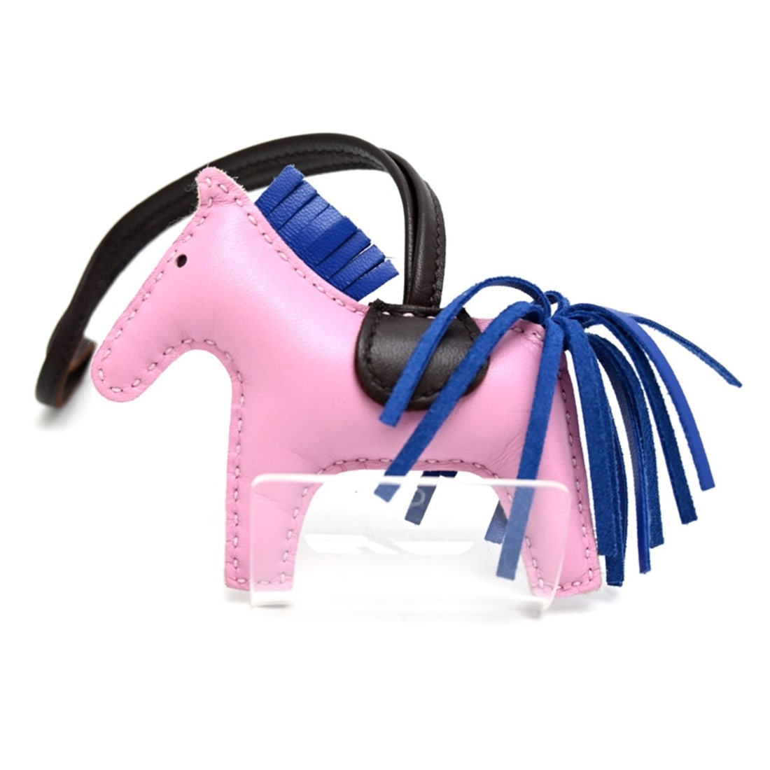 Hermes Rodeo PM Z stamp, 2021 model, women's/men's charm, Agneau Milo, Mauve Gilvestre, Blue France,: --- Catalog ---Category: SizeSize (HxWxD): 70.00mm x 85.00mm / 2.76'' x 3.35''Category: DesignType: Handbag charmColor: PinkGender: Men,WomenMaterial: Agneau MiloCategory: GeneralBrand: Hermes---