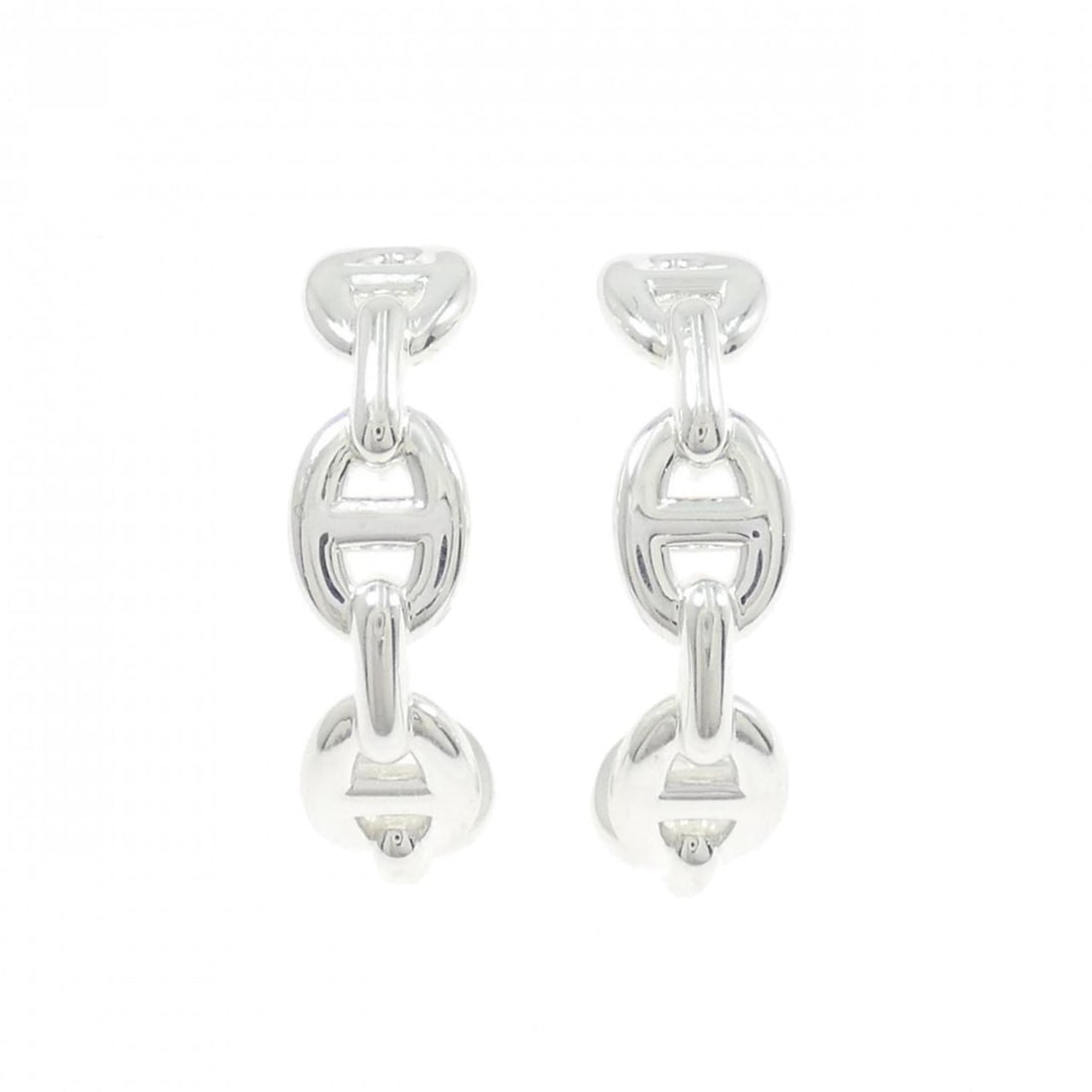 Hermes 925 Earrings: --- Catalog ---Category: SizeWeight: 7.7g / 0.27oz.Size (HxWxD): 26.30mm x 7.00mm / 1.04'' x 0.28''Category: DesignType: Stud earringsGender: WomenMaterial: Silver 925Category: GeneralBrand: