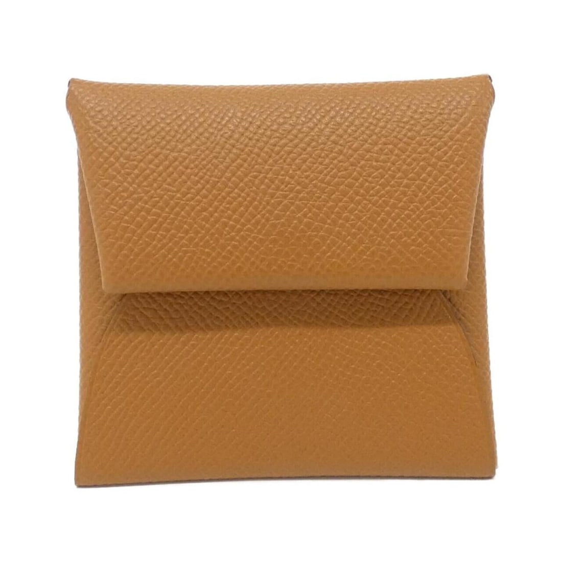 Hermes Bastia 041054CK Wallet/Coin Case: --- Catalog ---Category: SizeSize (HxWxD): 8cm x 8.5cm x 1cm / 3.14'' x 3.34'' x 0.39''Category: DesignType: Coin purse/coin caseColor: GoldGender: Women,MenMaterial: Epsom leather Category: